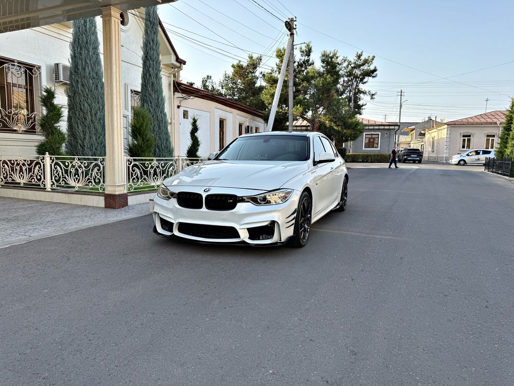 BMW M3 Twin turbo F80 Состаяние Идеално