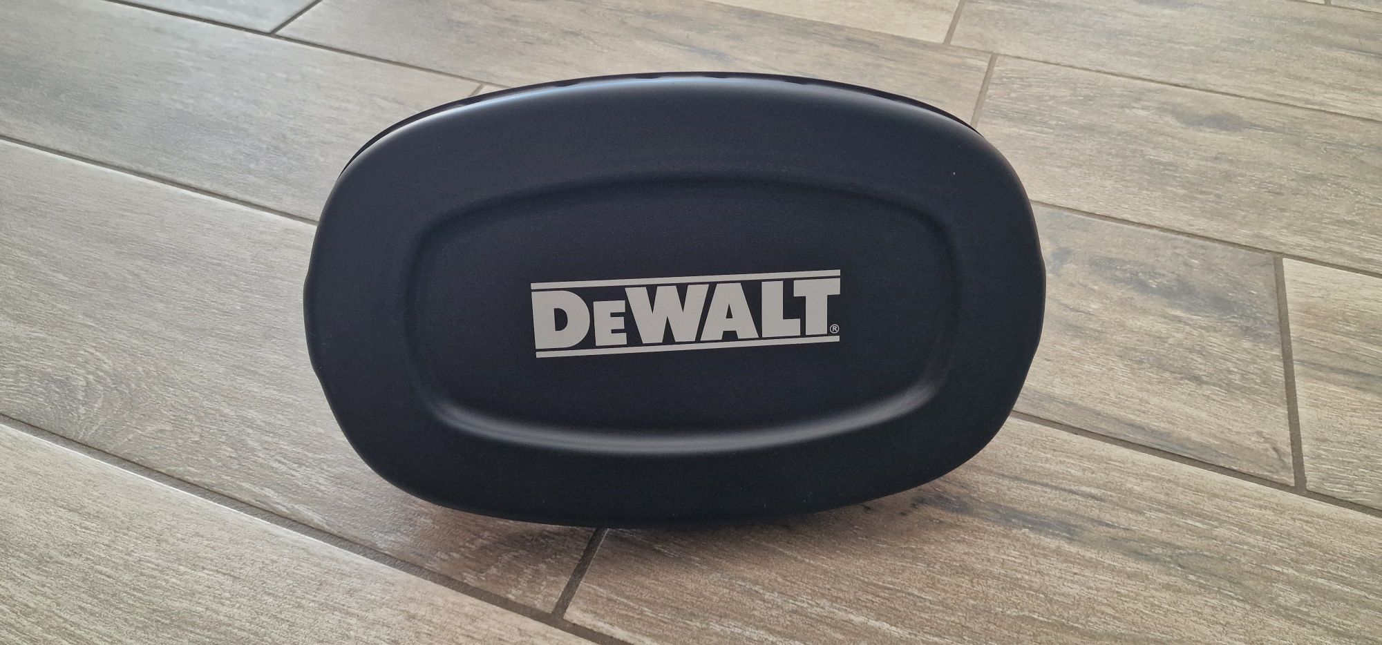Акумулаторна вендуза DeWalt DCE590N-XJ