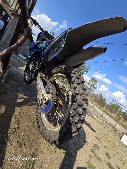 Vând Yamaha yzf 250cc
45cai 
Pinion lanț NOU
Garnitura de Carter NOU
S