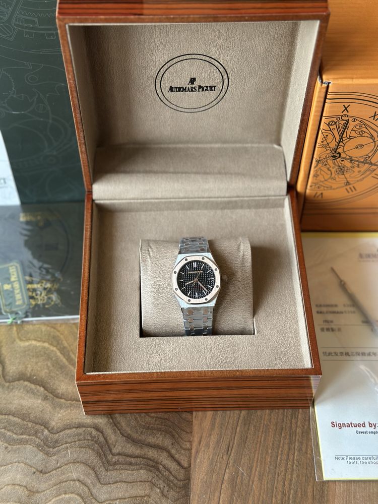 Audemars Piguet Quartz 33mm-ДАМСКИ ЧАСОВНИК