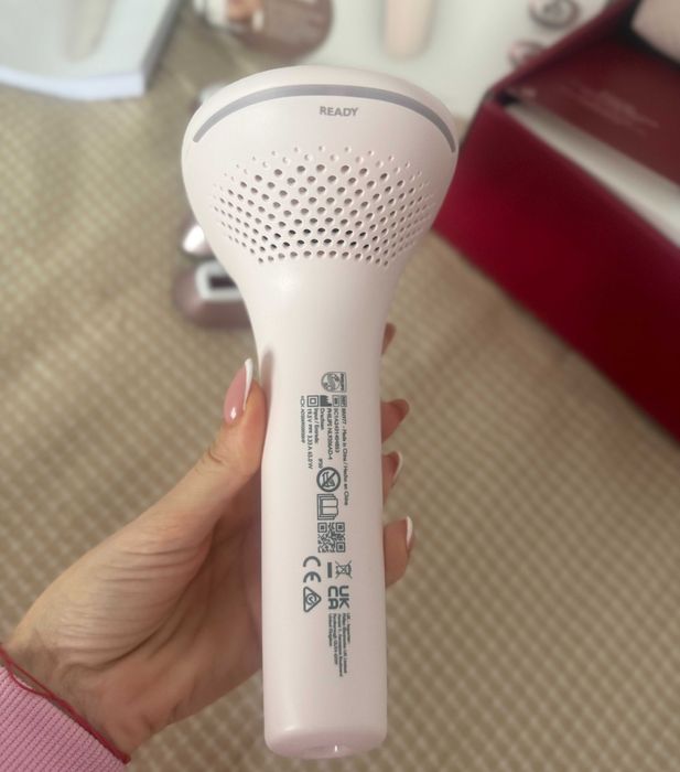 Фотоепилатор Philips Lumea BRI977/00