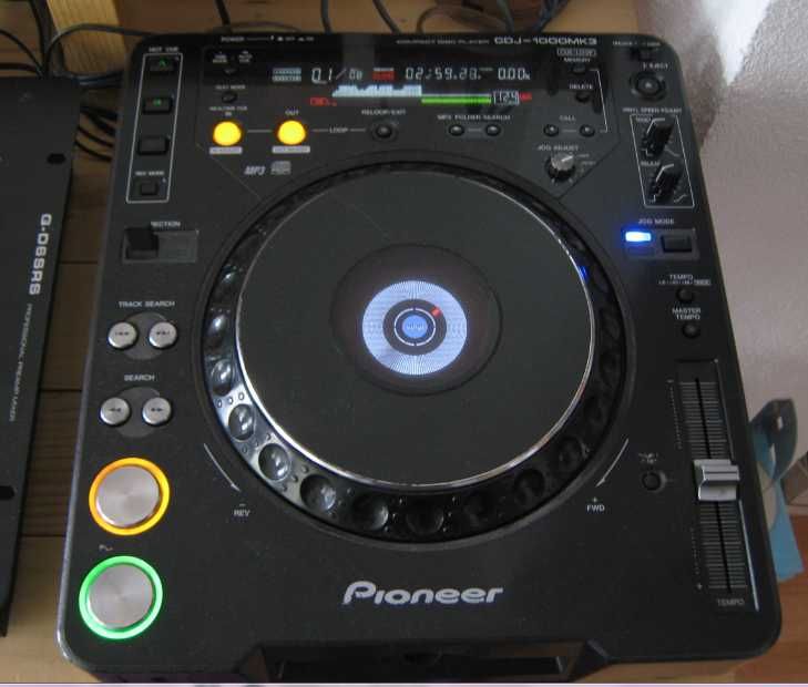 2бр. Плеъри Pioneer CDJ 1000 MK3 + Миксер Pioneer DJM-600 + Audio 8 DJ