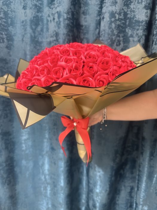 Buchet 101 trandafiri 250 lei