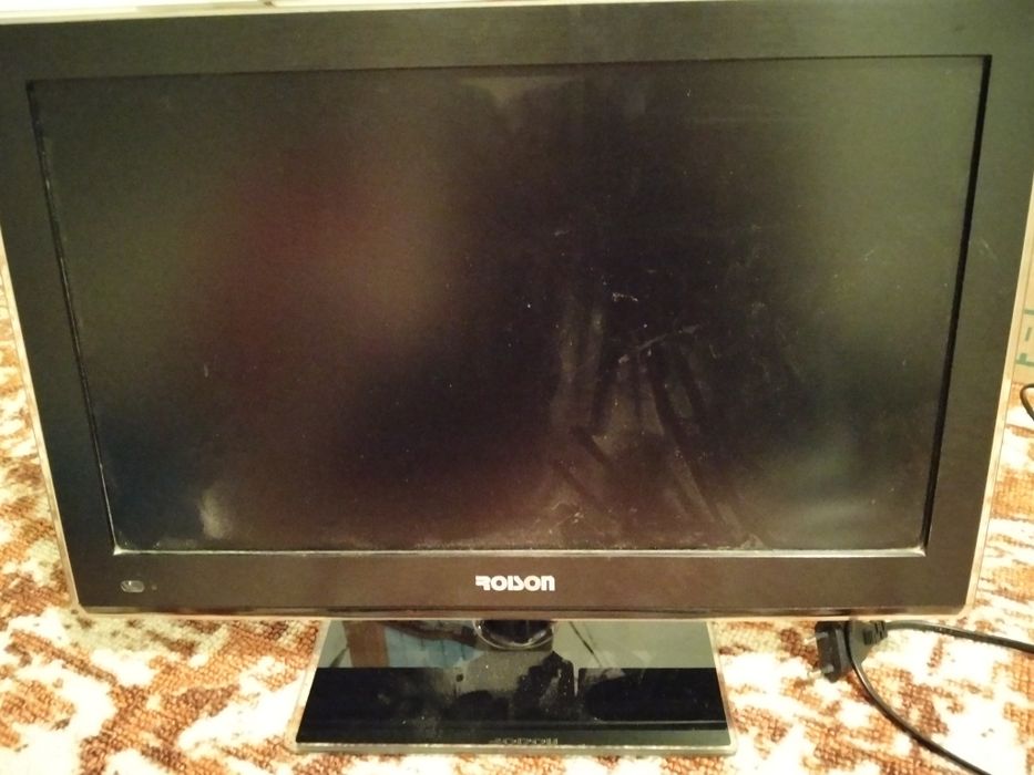 Televizor sotiladi