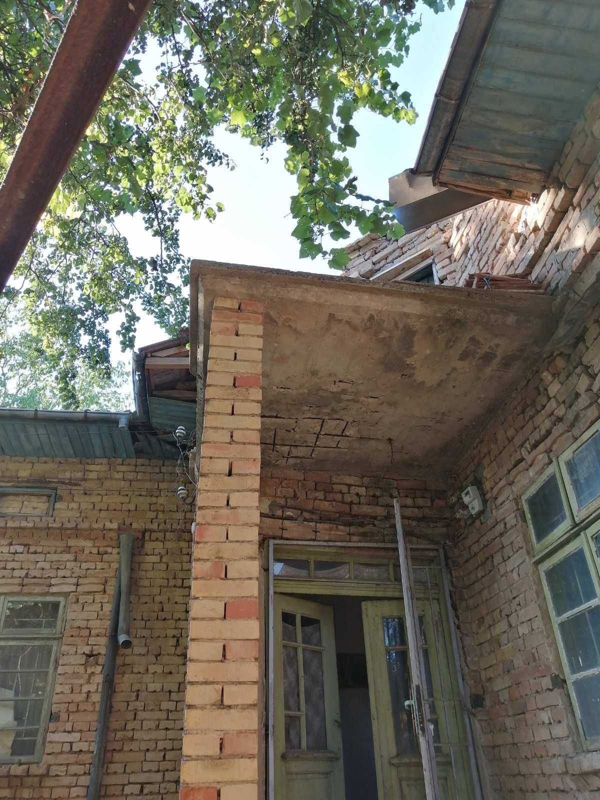 Голям двор парцел 5 дкр със стара селска скъща