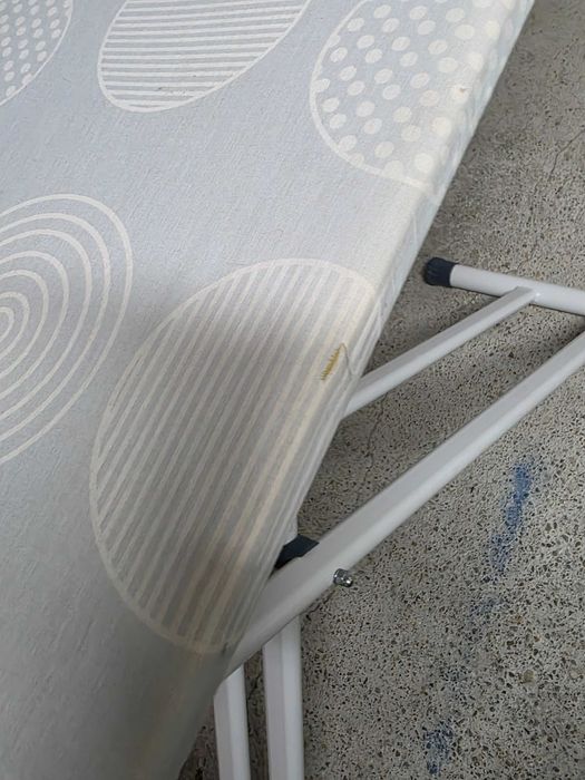 Masa de călcat Philips GC220/05 – 120 x 45 cm, stare foarte bună