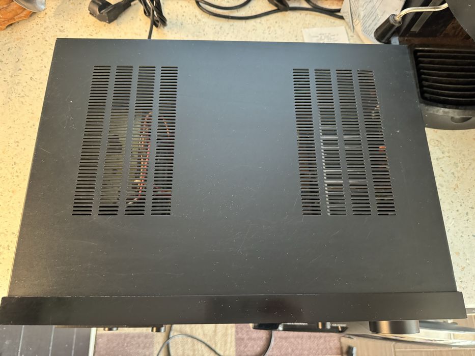 Luxman LV-103u Качествен стерео усилвател