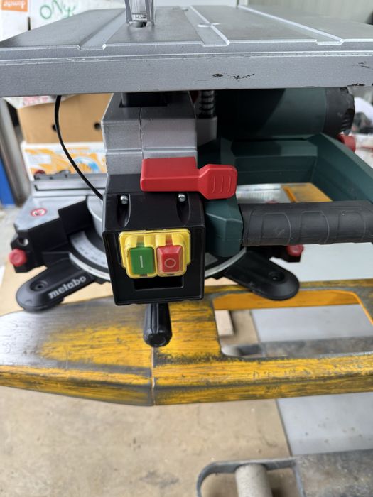 Metabo KGT 305 M fierastrau circular electric de banc