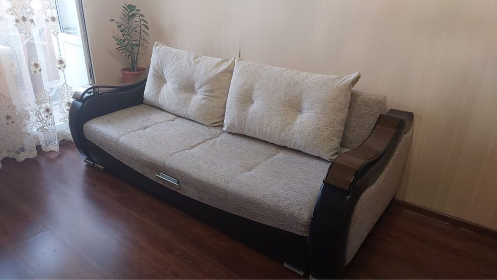 Продам диван за символическую цену