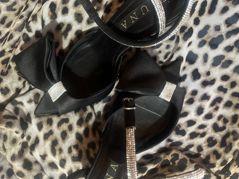 Sandale satin cu funda mărime 34