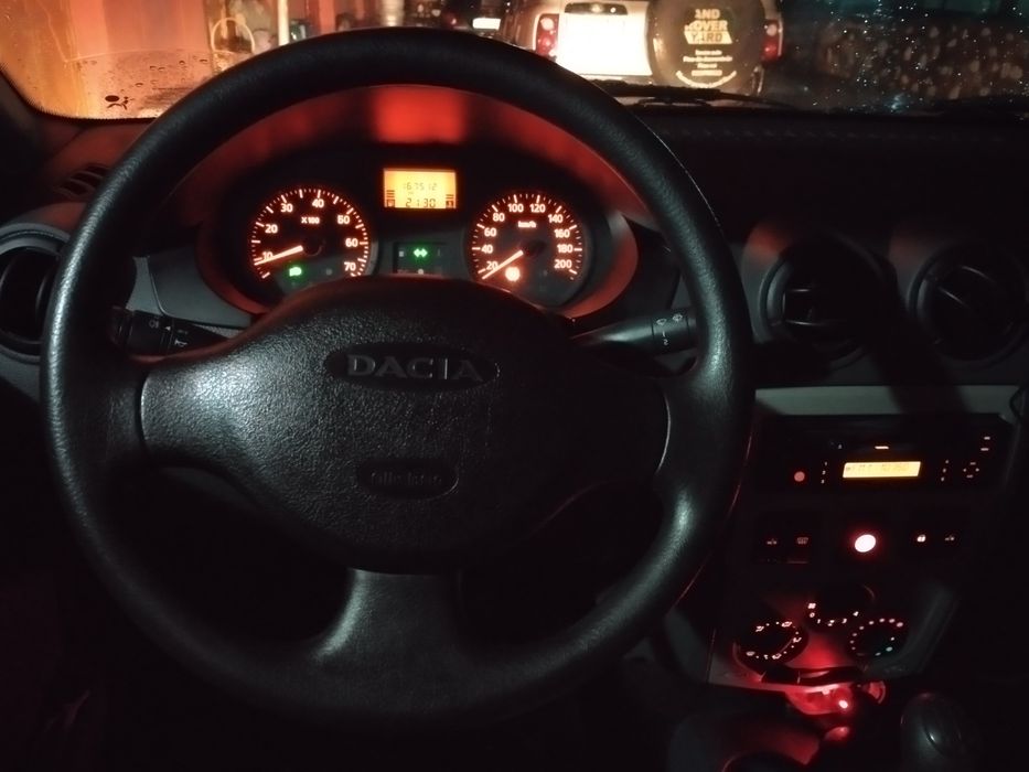 Vând Dacia Logan 2008