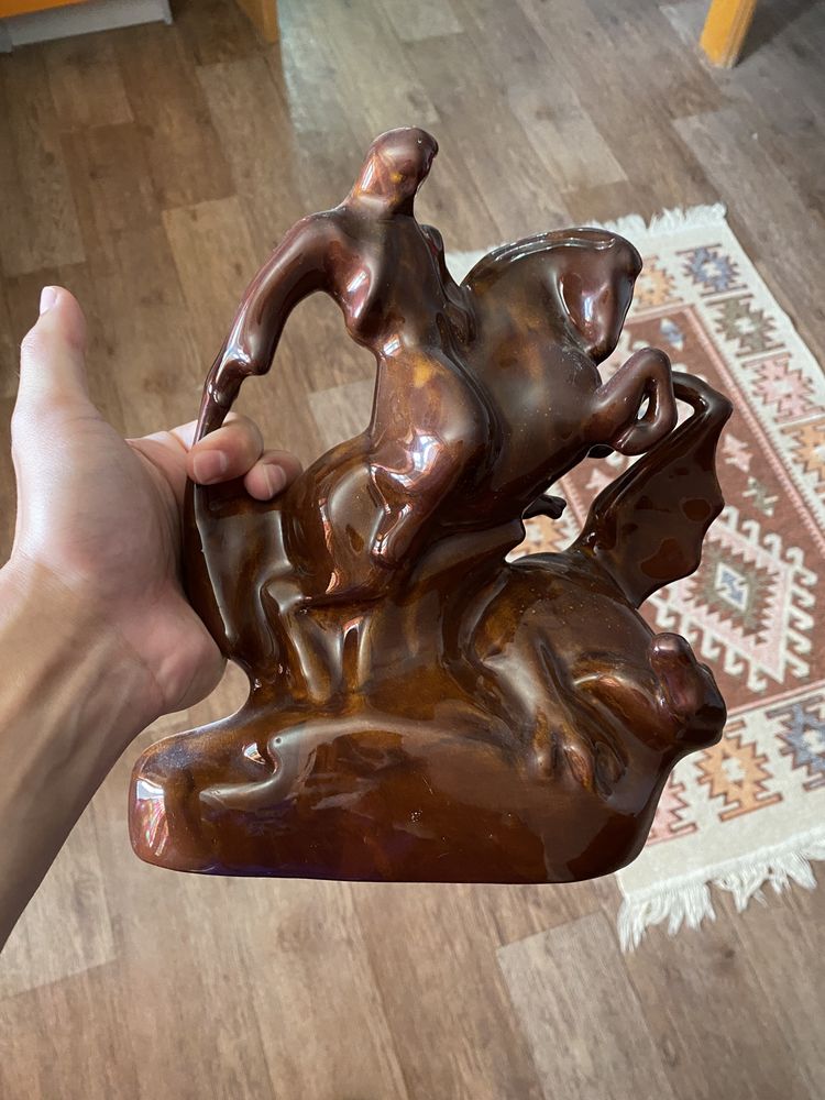 Продается керамическая статуэтка ручной работы
