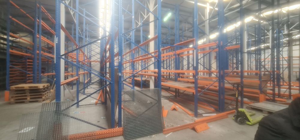Rafturi metalice