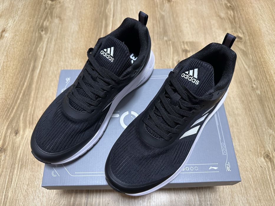 Кроссовки Adidas