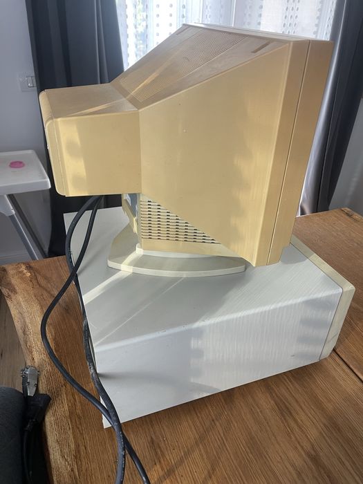 Pc retro unitate si monitor