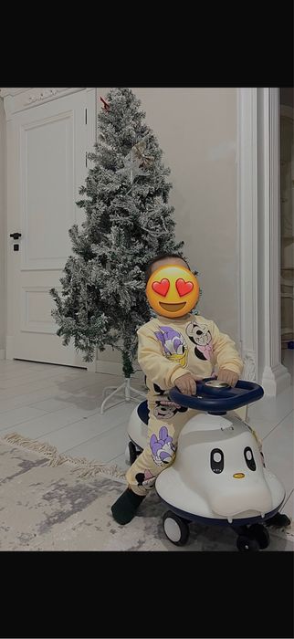 Ёлка новогодняя в отличном состоянии