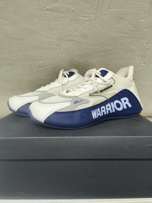 Кроссовки бренда Warrior