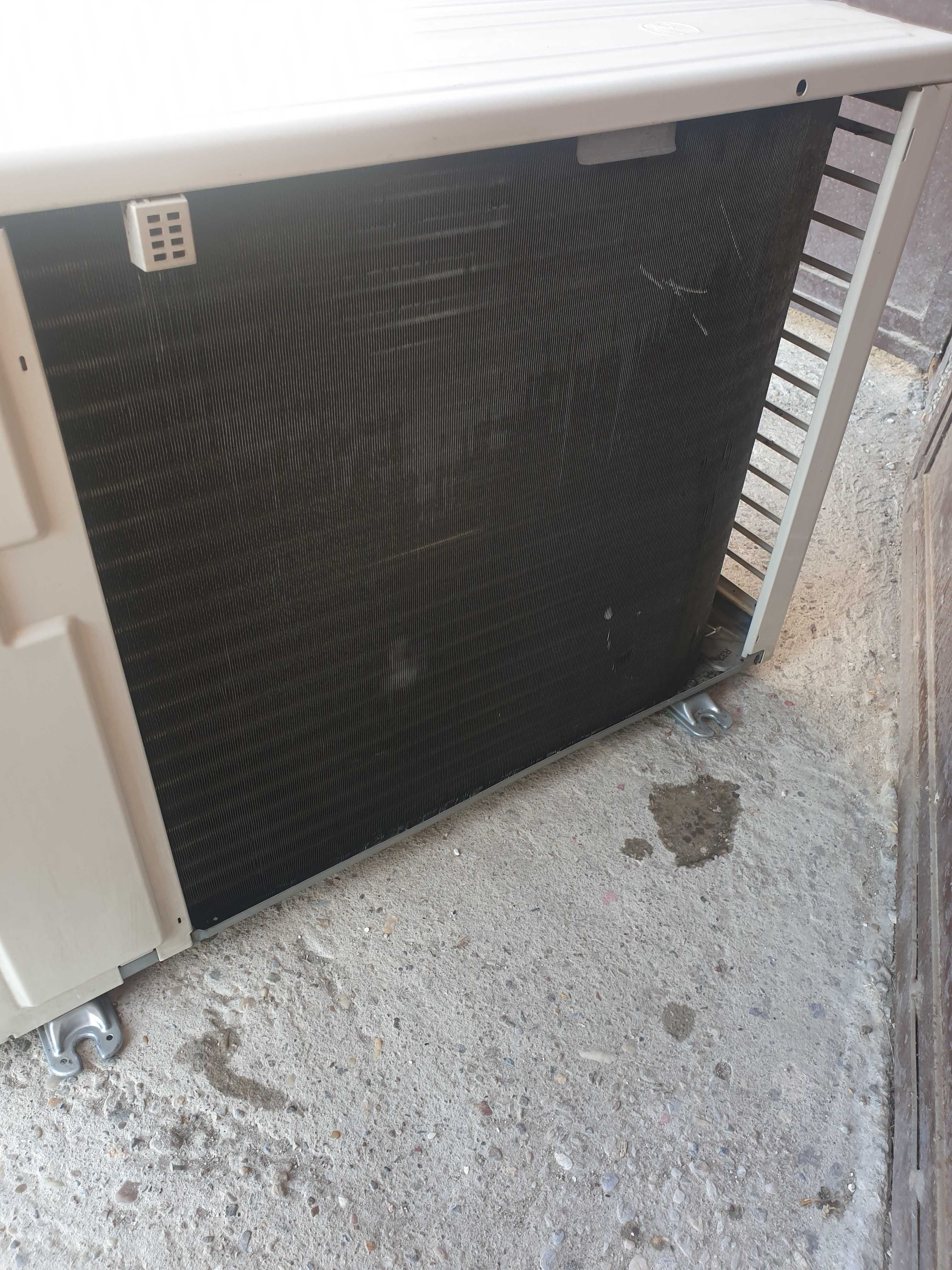 Продава се инверторен климатик  Panasonic  малайзийски 12000 BTU.