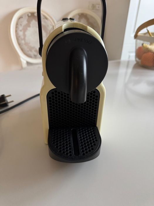 Aparat de cafea Nespresso