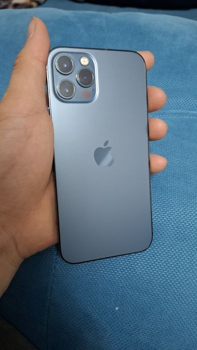 Продаю айфон 12 ПРО