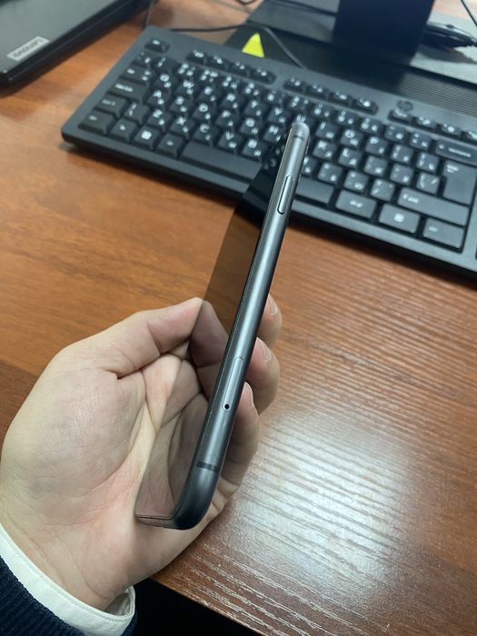 Продаю iPhone.11