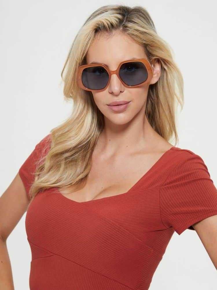 GUESS – Дамски многоъгълни слънчеви очила "BEIGE BUTTERFLY" нови кутия