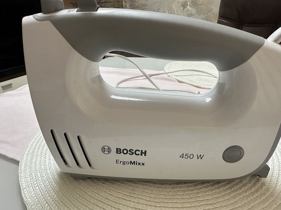Продавам кухненски миксер Bosch