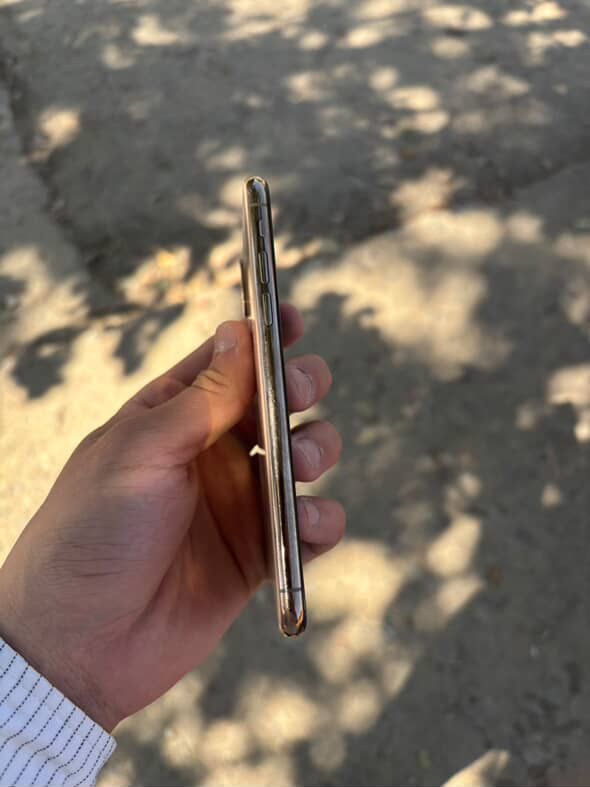 IPhone xs gold rang