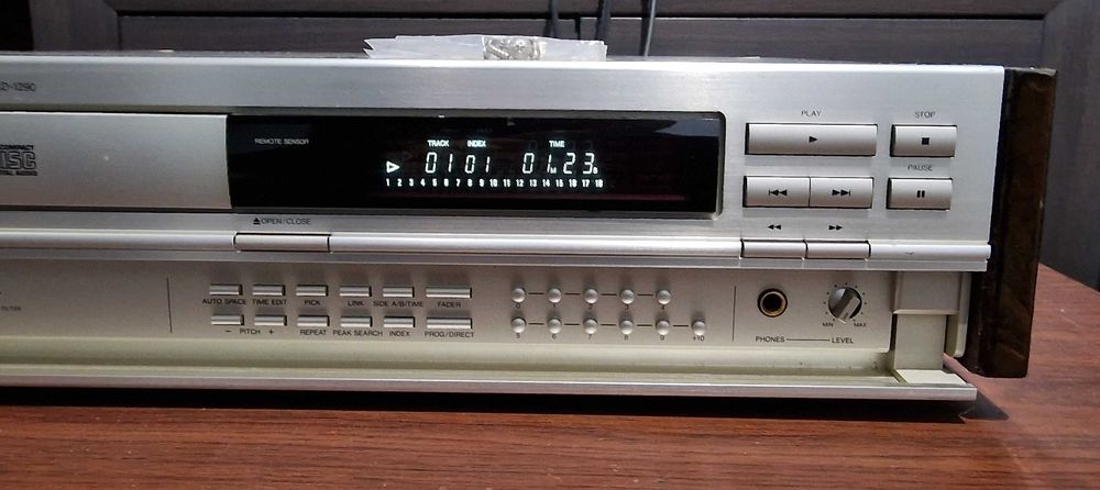 Cd player Denon DCD-1290 model de top
