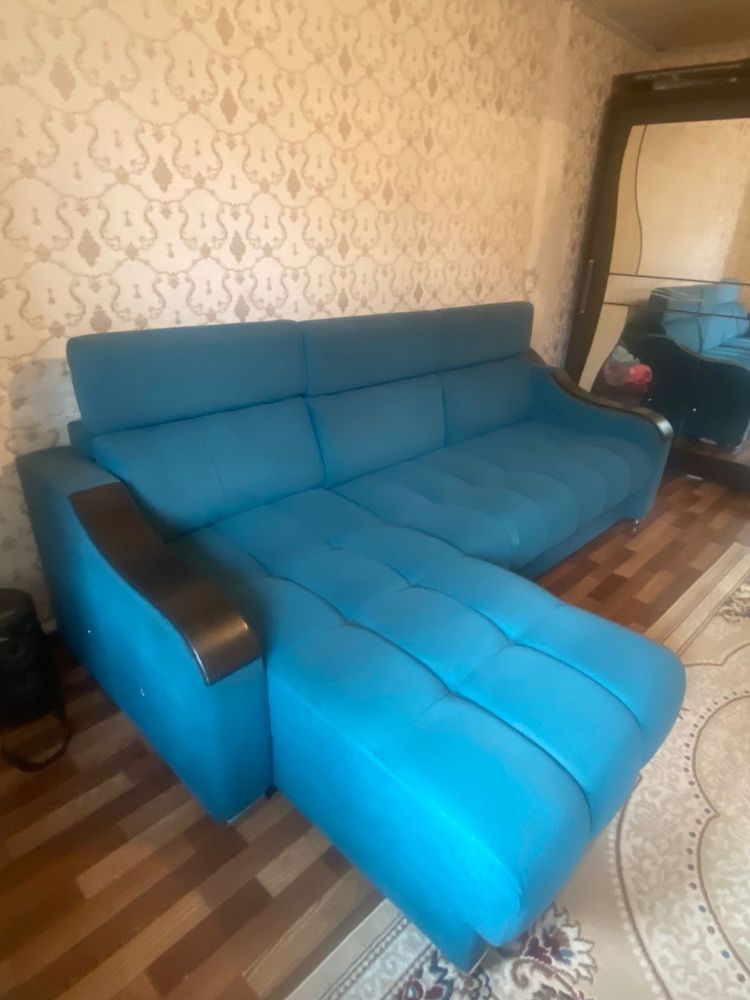 Срочно продам диван