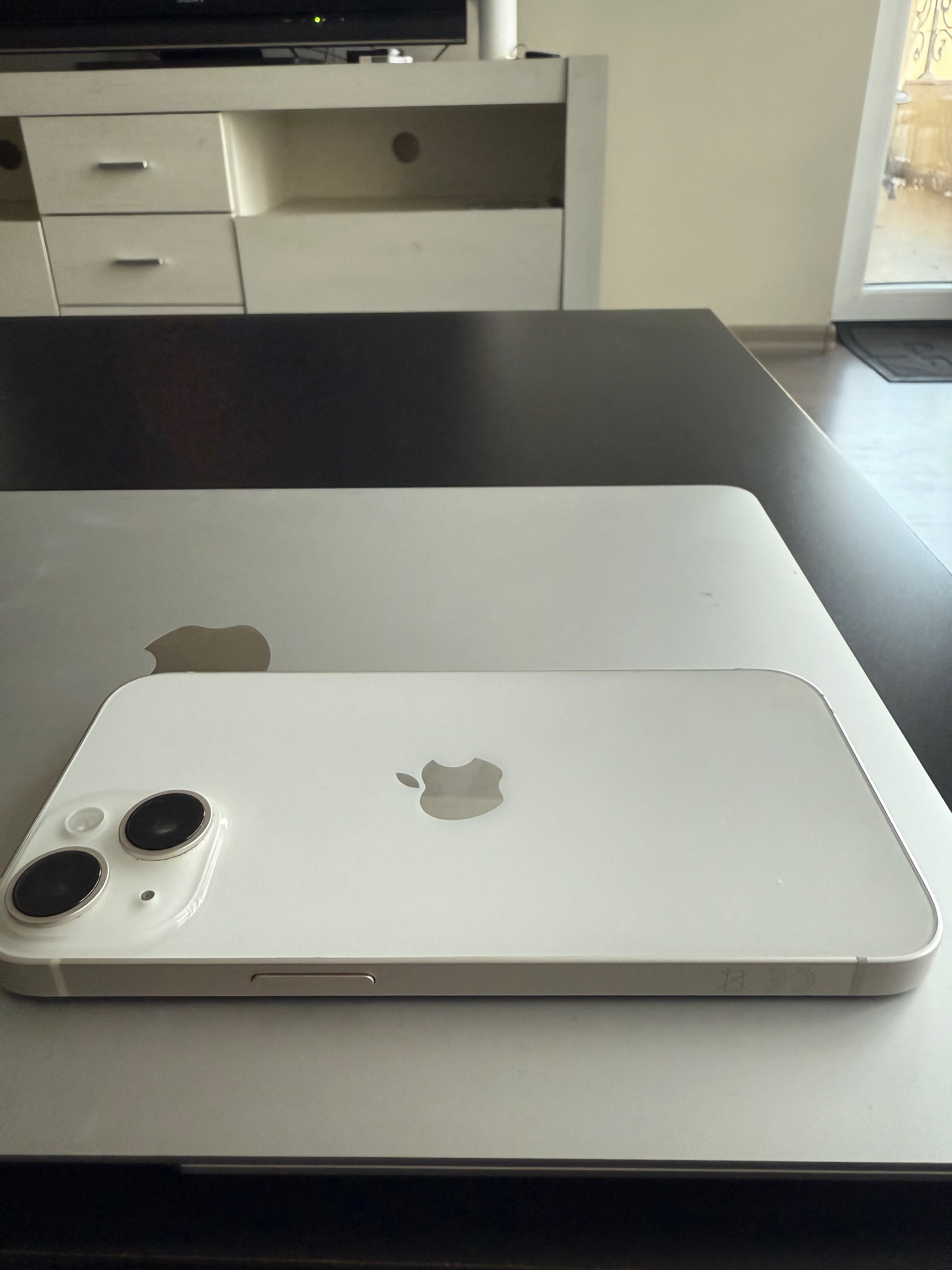 Iphone 14 256gb в отлично състояние