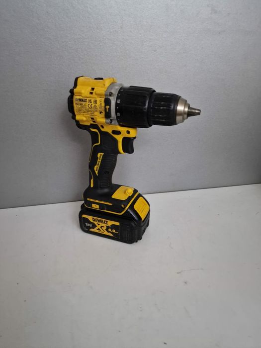 Dewalt DCD 100y Mașina de infiletat cu percutie  Brushless 4.0AH