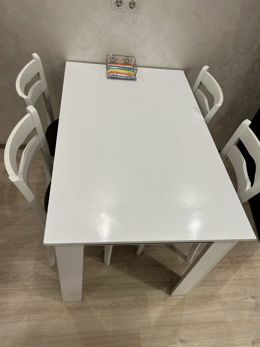 Маса със столове комплект