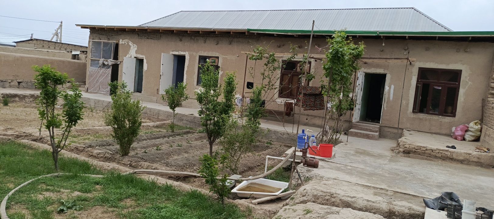 Navoiy,Karmana,Kumushkon MFY UY SOTILADI