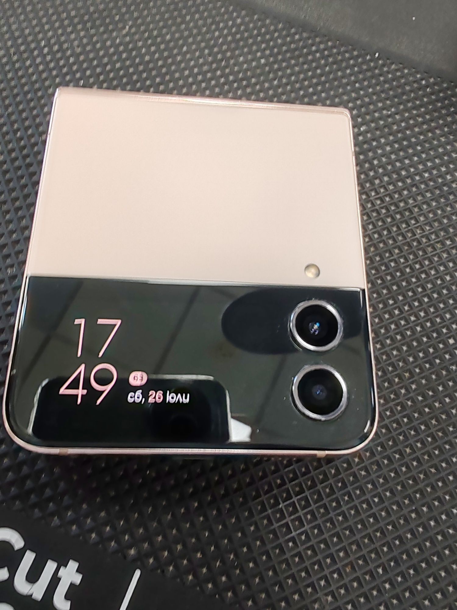 Samsung Z Flip 4 rose gold 256gb Бижу!!!
