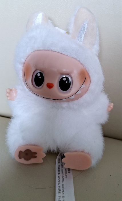 Лабубу бяло лобубу