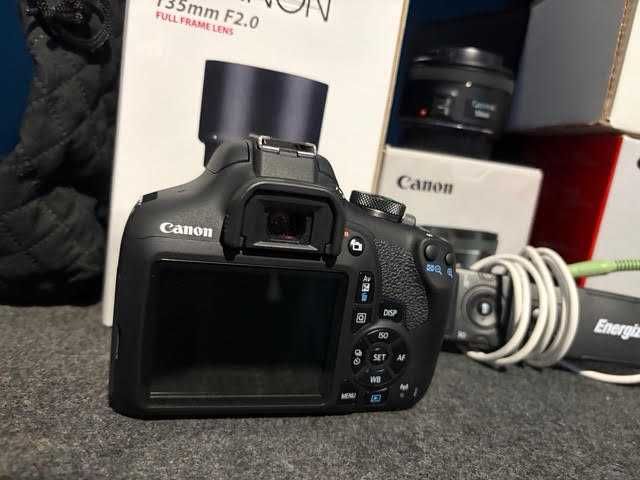 Canon EOS 2000D + обектив 18–55mm IS II