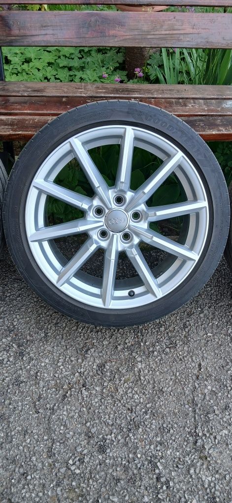 Оригинални джанти Audi 18 с гуми 235/40 Goodyear
