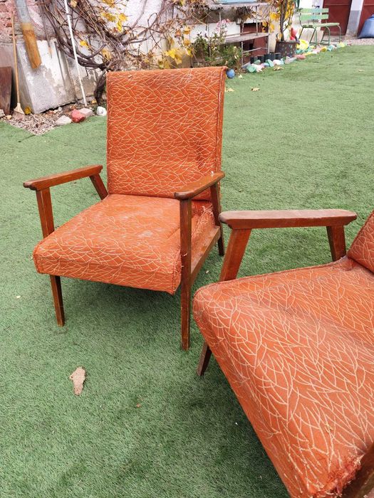 Set 2 scaune/fotolii vechi pentru recondiționat, perioada comunistă.