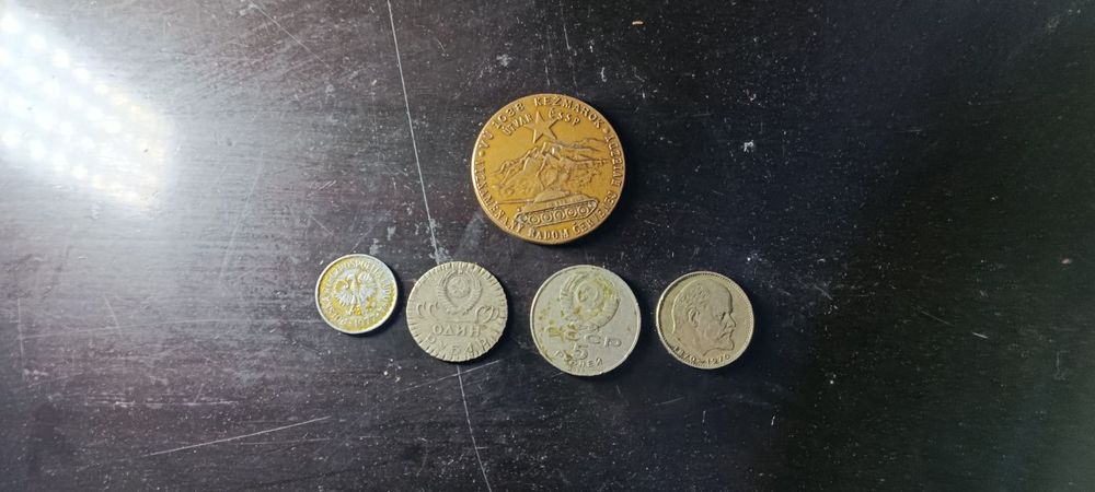 Антиквариятные монеты продаються