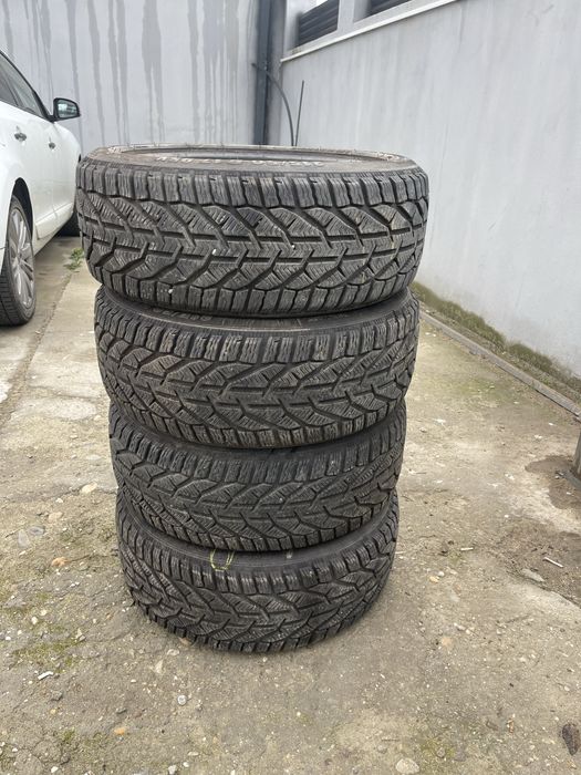 Cauciucuri iarna 215/50R17
