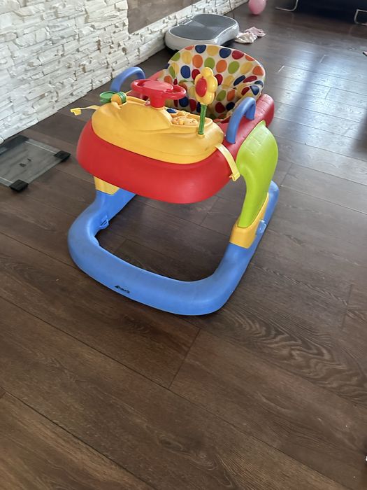 Проходилка Hauck 2 в 1 - Dots, музикална