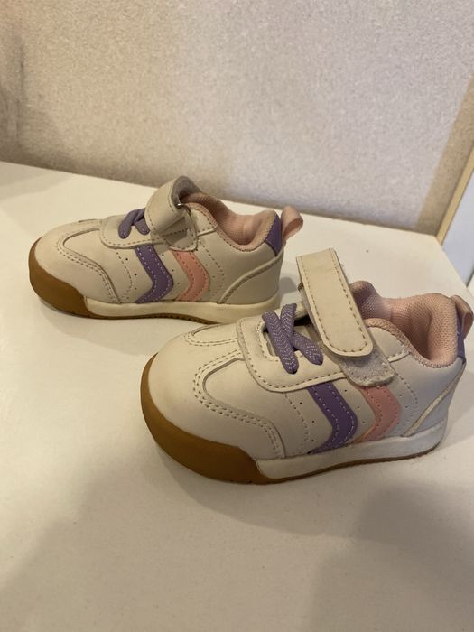 Продам детскую обувь