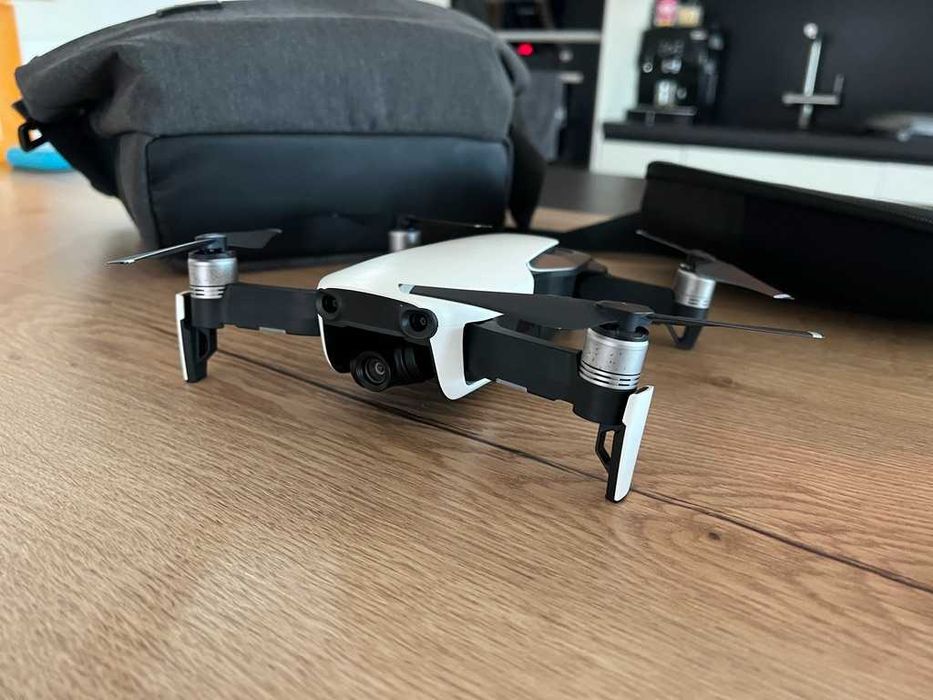 Dronă DJI Mavic Air – Pachet Complet (3 Baterii + Accesorii Extra)