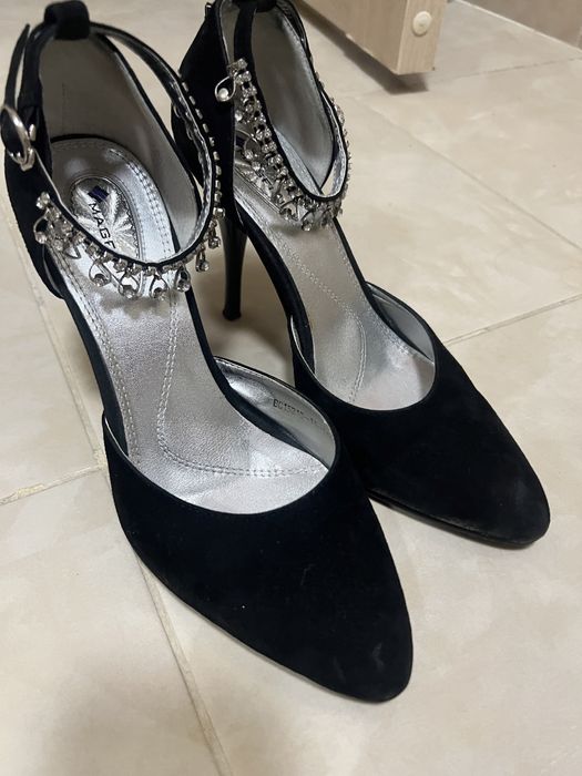 Продам черные туфли