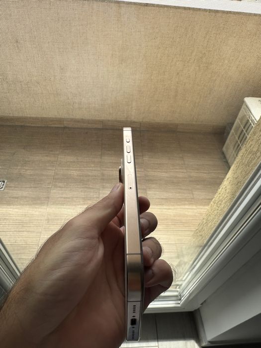 Iphone 16 pro max 256 gb Desert Titanium + garantie emag inca un an