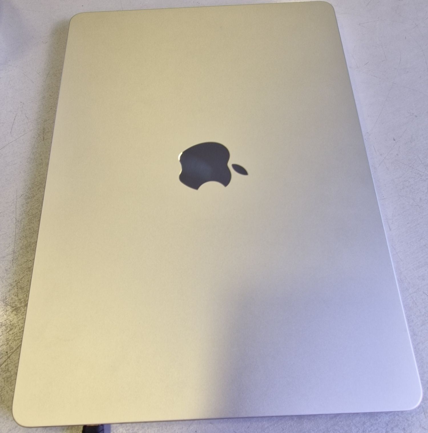 Macbook Air M2 8gb ram / 512gb stocare