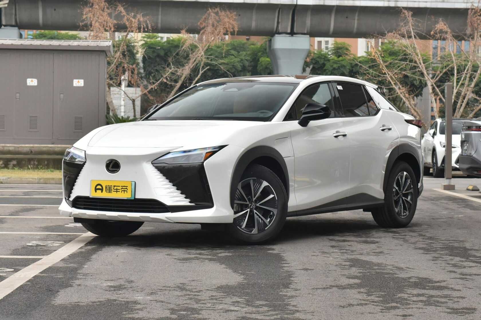Lexus RZ UX вся серия только по заказу в краткие сроки