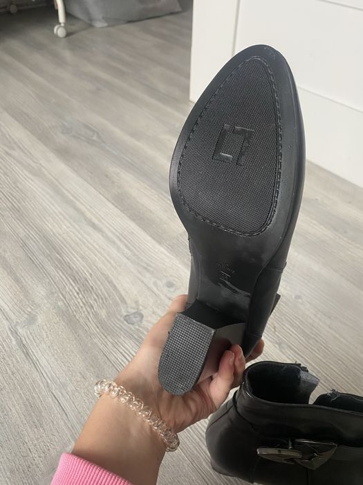 Черни боти на ток 38 като нови