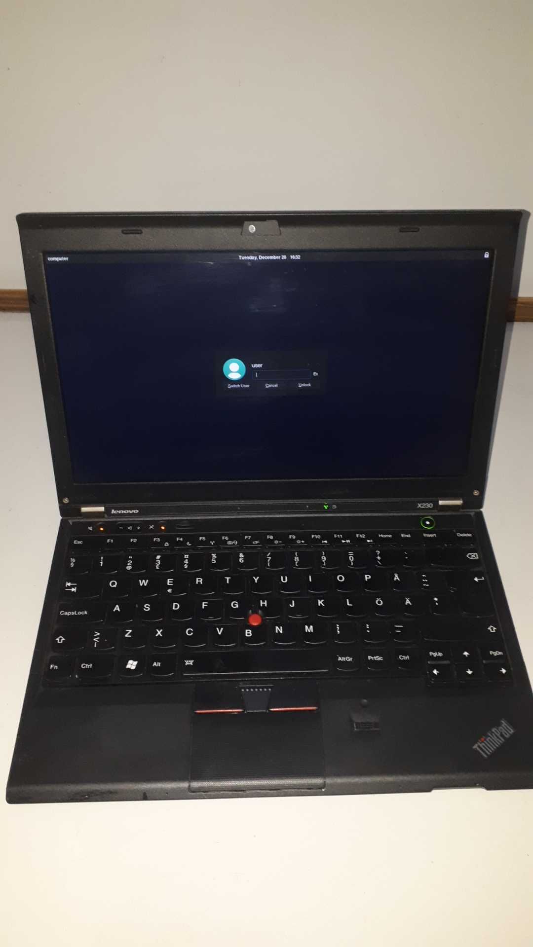 Лаптоп Thinkpad X230 с i7, 8GB RAM